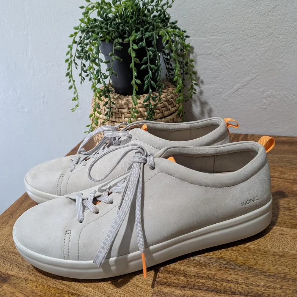 Vionic Women's‎ Cream Sneakers